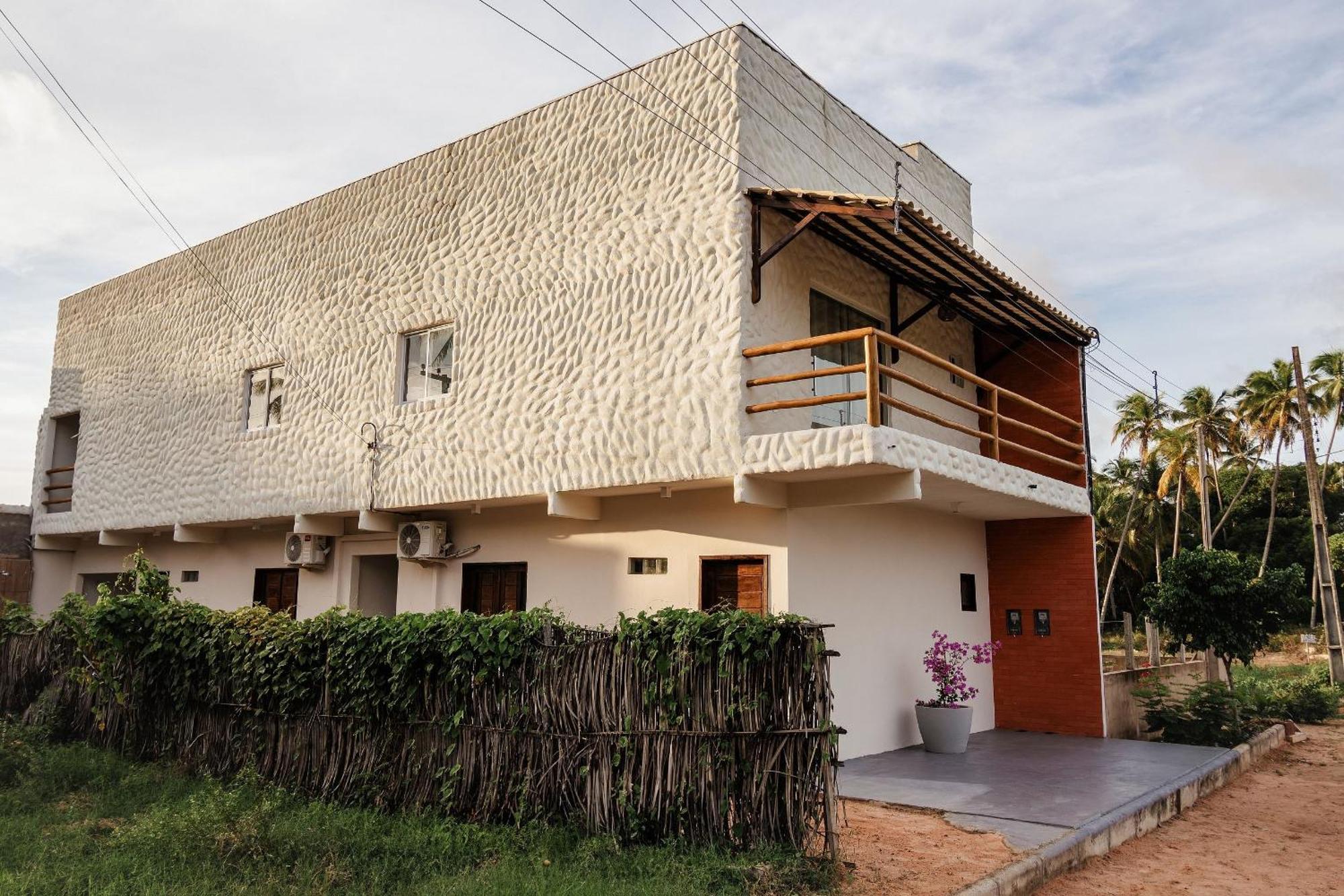 Flats - A 200m Da Com Varanda